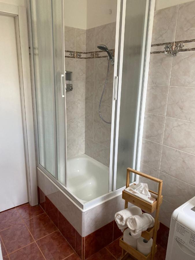 شقة 10 Min From The Airport-Wifi-Free Parking Samarate المظهر الخارجي الصورة