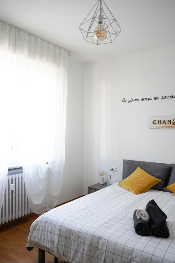 شقة 10 Min From The Airport-Wifi-Free Parking Samarate المظهر الخارجي الصورة