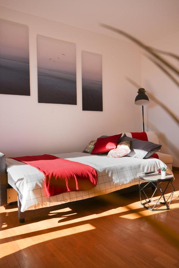 شقة 10 Min From The Airport-Wifi-Free Parking Samarate المظهر الخارجي الصورة
